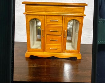 Preciosa caja de madera para joyas