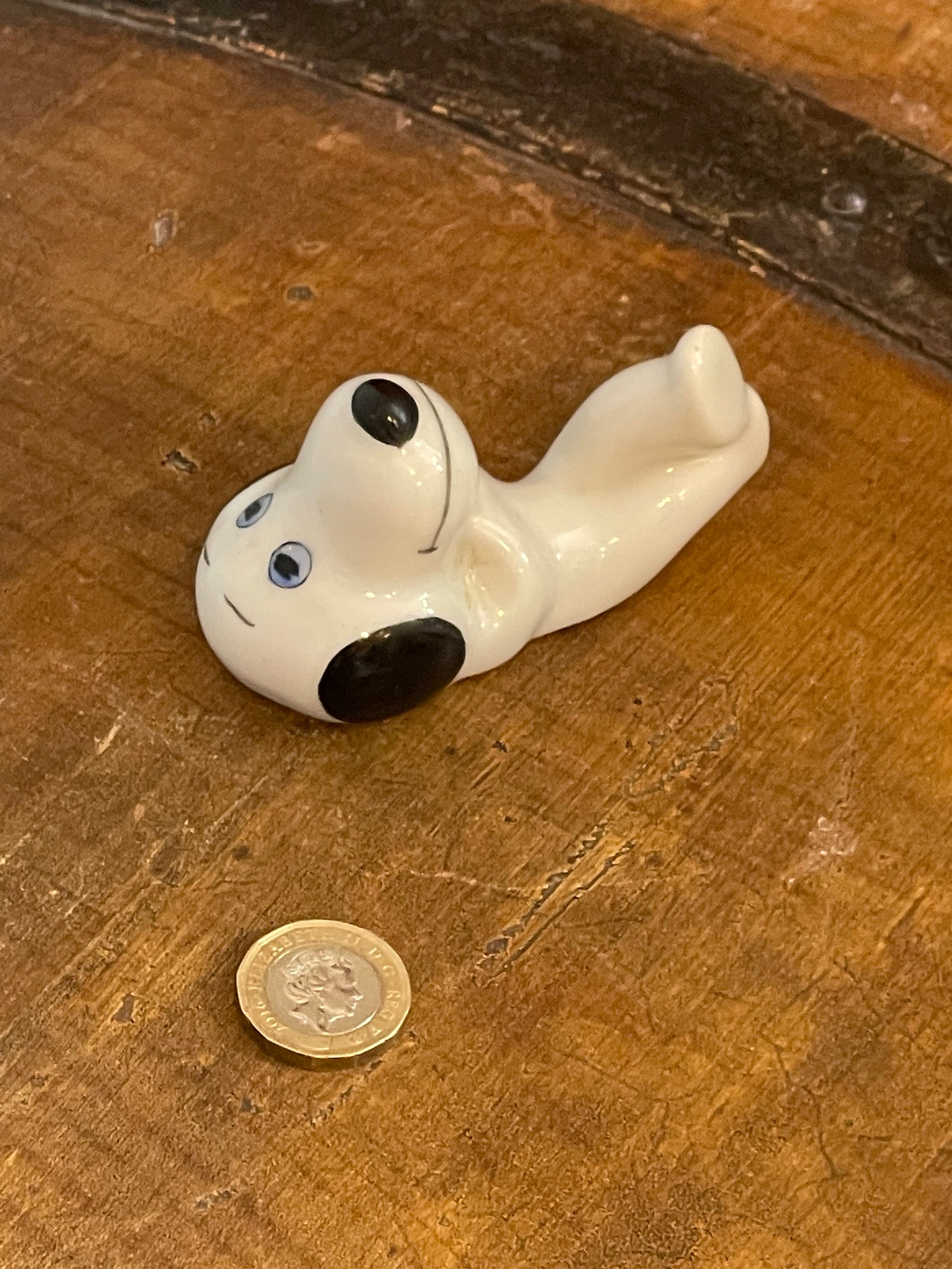 Vintage Peanuts Snoopy Porcelain Figurine United Feature