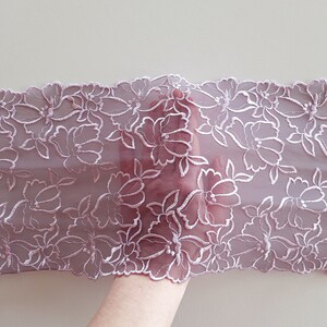geborduurd zacht lila kant, geborduurd bloemenkant voor het maken van bh's, kant voor lingerie afbeelding 4
