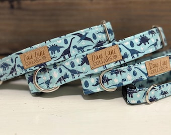 Blauwe hondenhalsband met dinosaurusprint, halsband van stof met dinosaurusmotief, Dixie Lane halsbanden