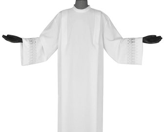 Traditionele priesters Albs, exclusieve Albs, gewaden Albs, Albs voor priesters, liturgische gewaden Albs.