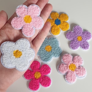 Chenille Daisy Patches, Iron On Flower Patches, Floral Embroidery, Customise Your Clothes, Cute Embroidery, Iron On Patches