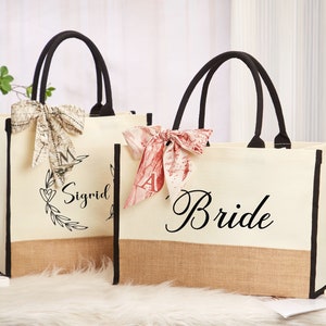 Gepersonaliseerde Tote Gift Bag, Monogram Strand Tote Bag, Naam Jute Tas, Jute Tote Tas met Alfabet Sjaal, Bruidsmeisje Geschenken Tas, Huwelijkscadeau Zakken