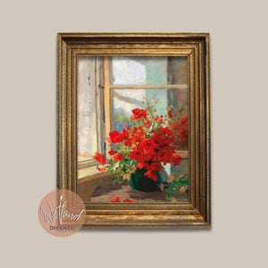 Puede incluir: Una pintura enmarcada de un jarrón de amapolas rojas frente a una ventana. El jarrón es verde y las flores están en flor. La pintura está sobre un fondo marrón claro.