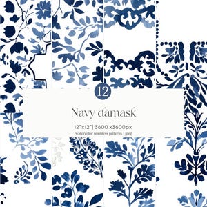 Op de afbeelding: Een verzameling van 12 marineblauwe damast aquarel naadloze patronen. Elk patroon heeft bloemen- en sierlijke ontwerpen in blauwtinten op een witte achtergrond. De afbeelding bevat de tekst "Navy damask" en afmetingen.