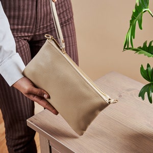 Weiche italienische Leder-Handgelenktasche, schlanke Damen-Clutch, Leder-Reißverschluss-Clutch, kleine Crossbody-Tasche, Brautgeschenk-Kosmetiktasche Light Stone