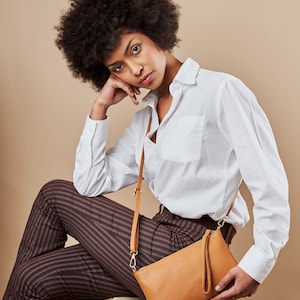 Weiche italienische Leder-Handgelenktasche, schlanke Damen-Clutch, Leder-Reißverschluss-Clutch, kleine Crossbody-Tasche, Brautgeschenk-Kosmetiktasche Camel Brown