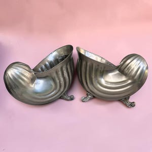 Vintage metalen nautilus schelp bloempotten set van 2, schelpvormige bloempotten op voetjes, nautische tafeldecoratie in kuststijl, 11,5x5,5x9 cm