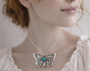Colgante de mariposa de plata de ley hecho a mano – Collar de ópalo Lightning Ridge