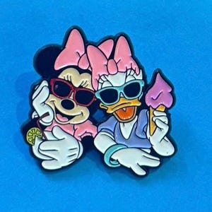 Enamel Pin| Disney Daisy & Minnie | Lapel pins| Cute Funny Gift | Disneyland pin y2k BFF millennials Gen z
