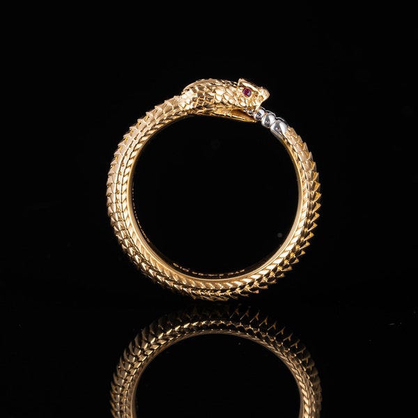 Ouroboros Ring In 18K Gold With Ruby Eyes. Snake Ring. Customized Piece. Wedding Ring. Gilver ring. Handmade Gift.