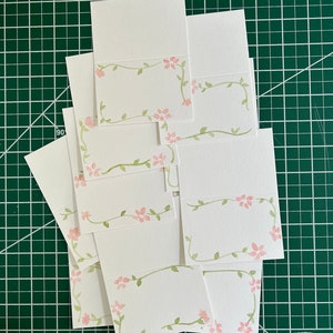 Set of 12 place cards, pink floral vine
