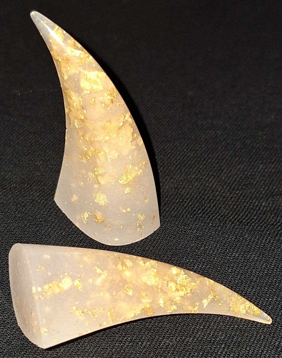 Golden Opal Oni Horns (glows white!)