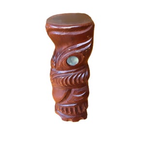 Statuetta Teko Teko intagliata a mano, anni &#39;60-&#39;80, scultura ancestrale Maori in legno nativo della Nuova Zelanda