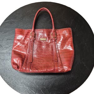 Bolso tote vintage Gianfranco Ferré de piel charol roja con estampado de cocodrilo, fabricado en Italia, estilo Y2K Mobwife
