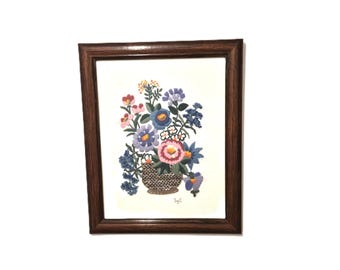 Vintage Crewel Floral Basket Wall Art – Signed SgC – Framed Textile Decor Embroidery