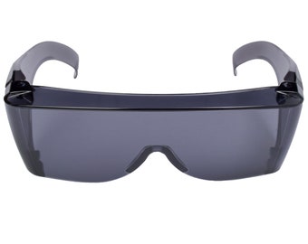 Couvertures extra larges – s'adaptent sur des lunettes de soleil pour les personnes qui portent des lunettes de vue au soleil.