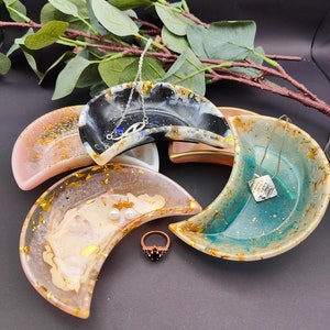 Moon jewelry bowl made of epoxy resin