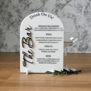 Bar en arc de cercle pour mariage | Buvons signe | Enseigne de menu de bar en acrylique personnalisée pour mariage | Menu du bar | Menu du bar Mariage | Enseigne de bar en acrylique |