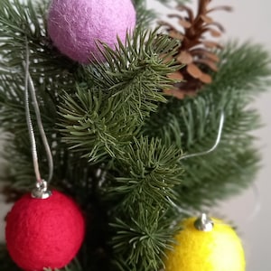 4 cm,Felt Ball Ornament,Christmas Ornament,Handmade 100%wool balls,Christmas decor