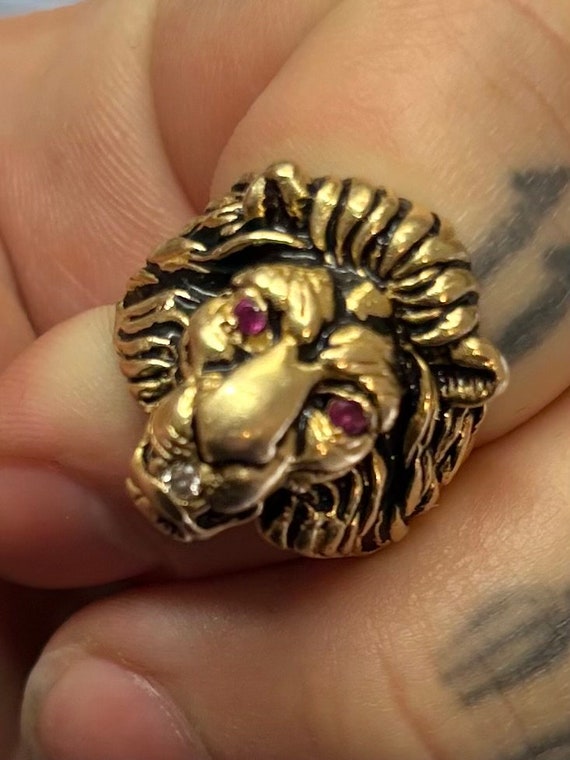 14kt Yellow Gold Ruby and Diamond Lion Ring - image 5