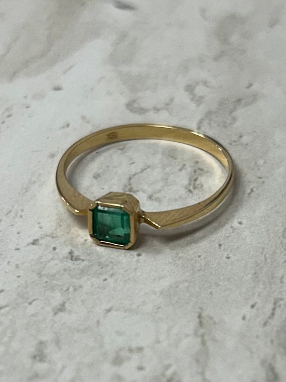 18kt Yellow Gold .50 CT Emerald Ring