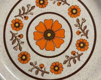 Six (6) Vintage flower power 7.5" stone ware plates: Trendsetters by Alexandra, Rosetta 3453