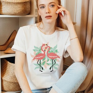 Pink Flamingos tee, Flamingo t-shirt, Flamingo shirt, Beach tee, Beach t-shirt, Summer tee, Floral tee, Gift for her