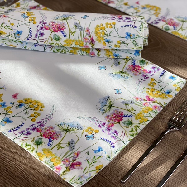 Set of 4 Wildflower and butterfly placemat, Spring Field plants and floral botanical pattern, decorative cotton placemats, mothers day gift