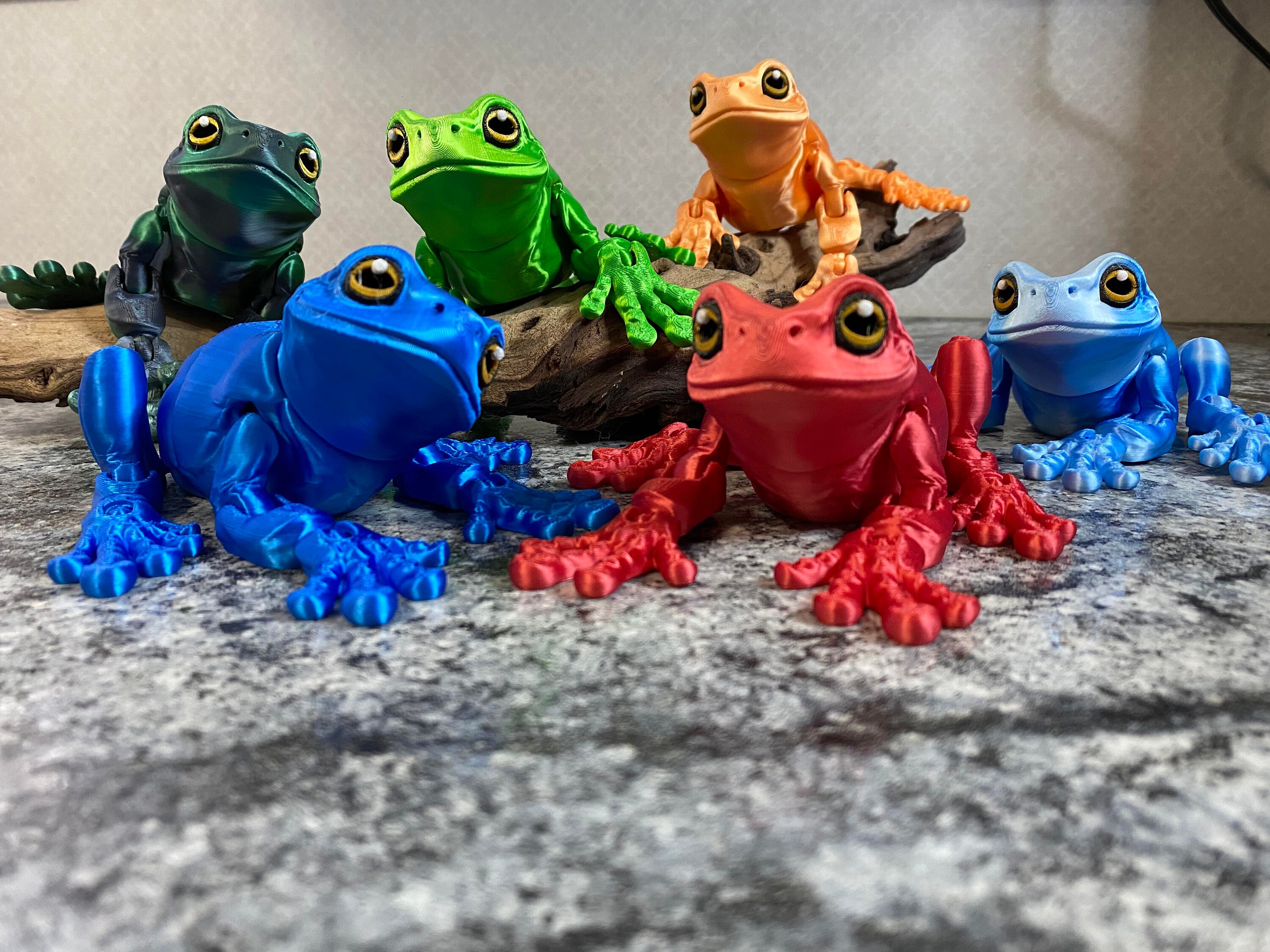 3D Printed Fully Articulating Frog, Gifts for Frog Lovers, Amphibian, Fidget Toys, Sensory Toy
