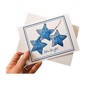 Star Bright blanco wenskaart met blauwe sterren, vakantie, winter, nieuwjaar, verjaardagen notitiekaart