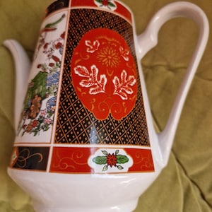 Théière vintage japonaise XINMA Ceramics – Porcelaine décorative multicolore – Style Imari – Années 80 – Vaisselle asiatique traditionnelle
