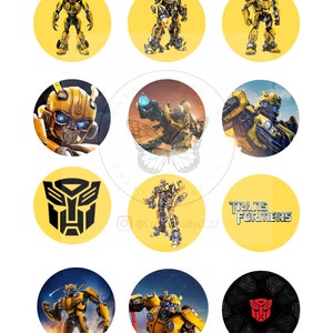 Pode incluir: Nove adesivos circulares amarelos com o personagem Transformers Bumblebee em várias poses. Os adesivos incluem o logotipo Transformers e o texto "Transformers".