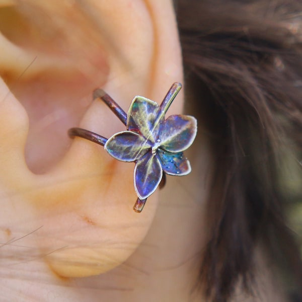 Manchette d'oreille fleur d'alchimie en fleurs d'hortensia, véritable hortensia en argent