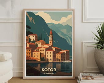 Póster de viaje de Kotor, Montenegro: Bahía del Adriático, arte mural de arquitectura medieval