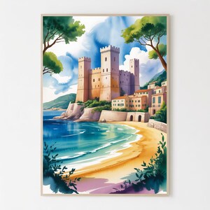 Könnte beinhalten: Aquarelldruck einer Küstenlandschaft mit Burg, Gebäuden und Strand. Das Kunstwerk verwendet eine lebendige Farbpalette aus Blau, Gelb, Grün und Braun. Die Burg befindet sich auf einer Klippe mit Blick auf das Meer.