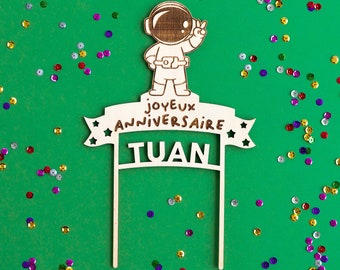 Personalized wooden “ASTRONAUTE” cake topper with first name for birthday cake