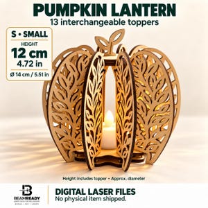 Può includere: Una lanterna a forma di zucca in legno con 13 topper intercambiabili e motivi a foglia tagliati al laser. La lanterna è alta 12 cm e ha un diametro di 14 cm. Include una piccola candela LED bianca all'interno della struttura.
