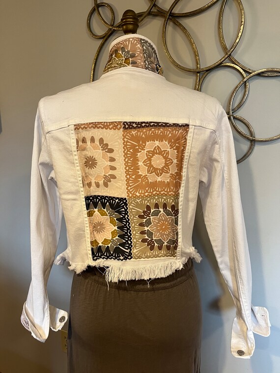 LRG NWT White Cello Distressed Denim Jacket Embellished With