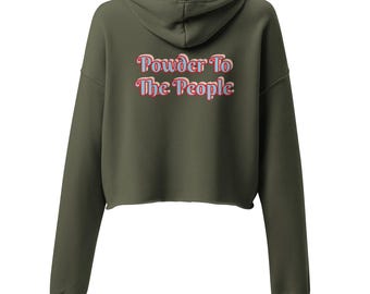 Sudadera corta Powder to the People: gráfico de esquiador, forro polar acogedor