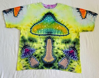 Living Easy Green/Purple Mushroom Trio/ Amanita sleeves/Wild berry Spine 3XL ADULT TEE