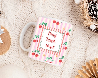 Caneca "Reze, Confie, Espere" | Estampa de Listras de Cereja