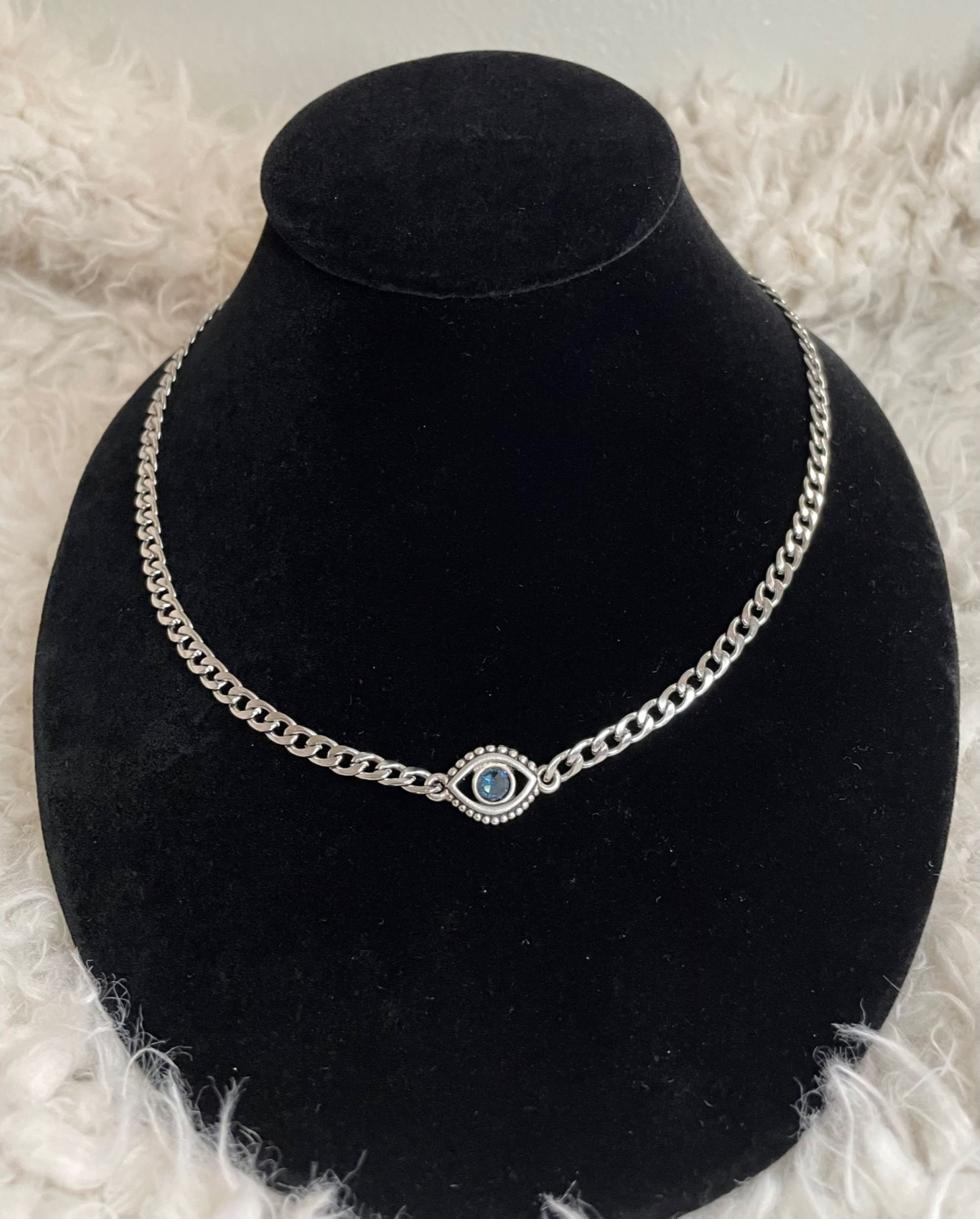 Amazon | Swarovski デュオ イービルアイ ペンダント