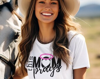 Chemise cette maman prie, T-shirt maman qui prie, cadeau religieux pour les mères, jolie chemise maman prière, chemise prière, maman qui prie, cadeau pour maman,