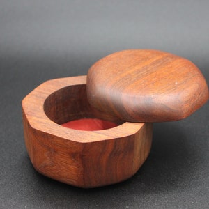 アンティークの八角形木箱 - Etsy 日本