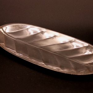 International Silver Company 8193  banana leaf serving tray EP on copper