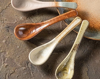 Juego de tres cucharas de cerámica, cuchara para ramen, cuchara para sopa asiática, cucharas de postre, cuchara de cerámica, cuchara para calentar la casa, vajilla rústica.