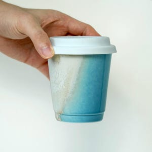 Ceramic Travel Mug with Lid, Seaside blue Pottery Travel Cup,Pottery Travel Mug,Reusable Coffee Mug,To Go Mug,take away mug,artwork for her