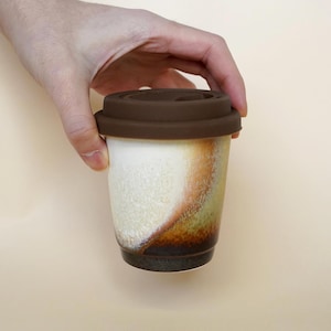 Brennofen Änderung Keramik Reisebecher mit Silikondeckel, Schokoladenkaffeetasse, wiederverwendbare Keramik zum Mitnehmen Becher, Kunstwerk Geschenk für sie,Tasse zum mitnehmen