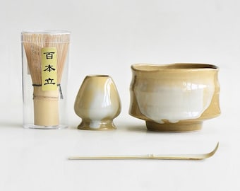 Grüne Keramik Matcha Schüssel Set mit Auslauf, Bambus Schneebesen und Chasen Halter, Matcha Tee Kit, Matcha Set, Rührschüssel, Matcha Geschenk Set für sie